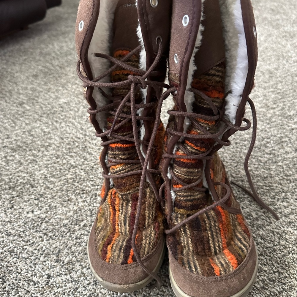 Merrell Boots. - Picture 2 of 5